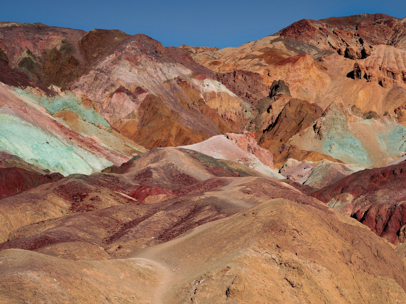 Rondreis Amerika, Death Valley National Park, gekleurde bergen