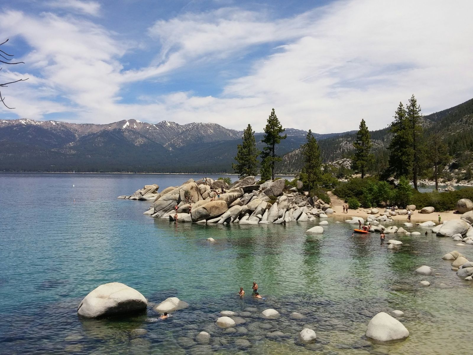 Rondreis Amerika, Lake Tahoe, mensen die het meer bezoeken