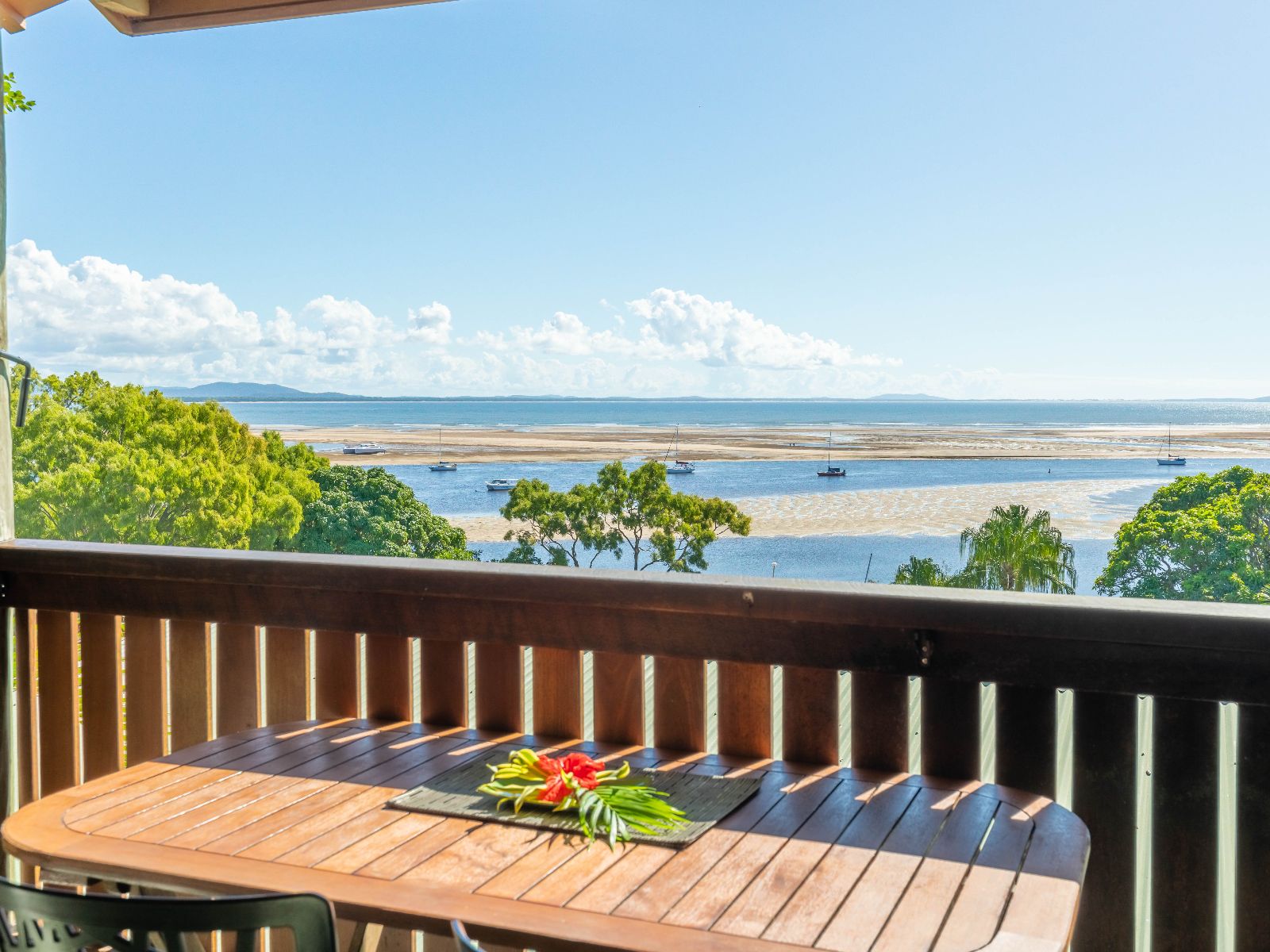 Rondreis Australië, Agnes Waters, Town of 1770 Beach Shacks, uitzicht van balkon