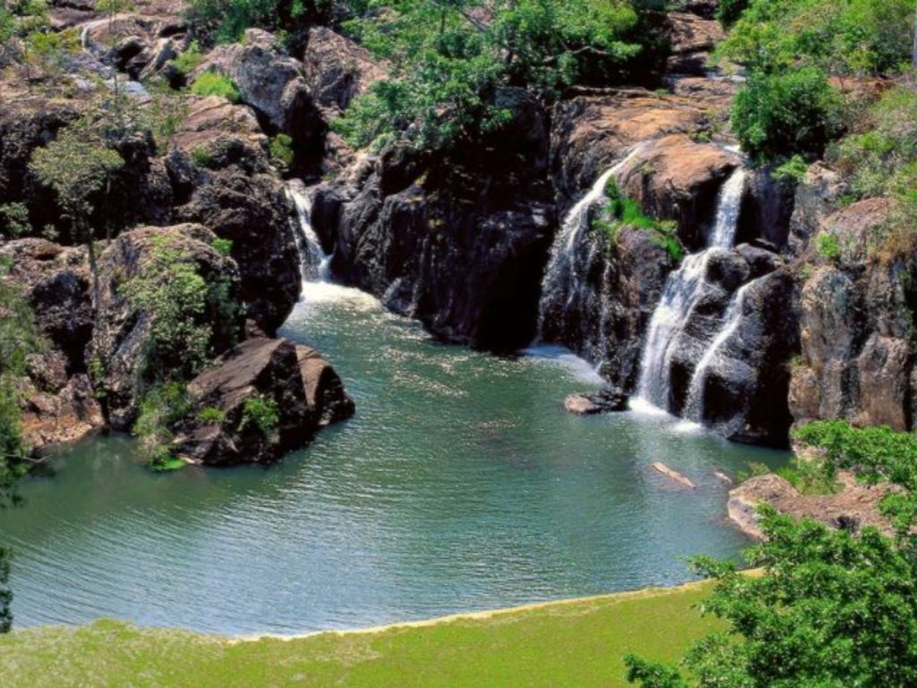 Rondreis Australië, Atherton Tablelands, meer met watervallen