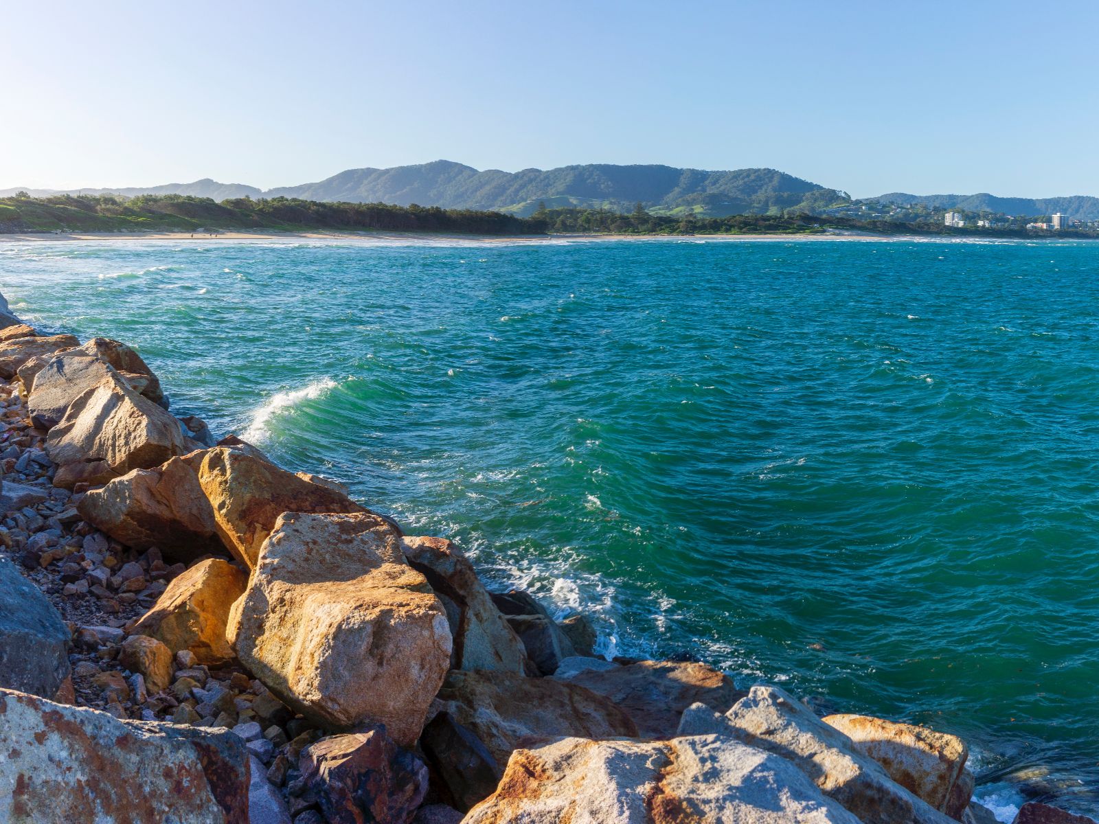 Rondreis Australië, Coffs Harbour, water met rotsen