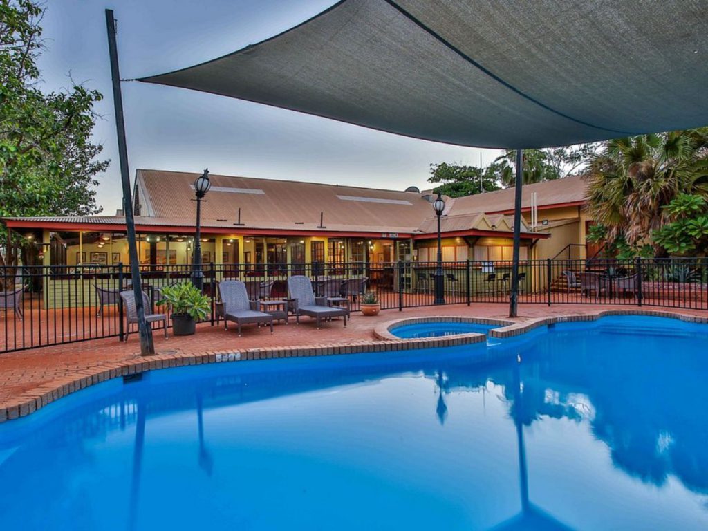 Rondreis Australië, Halls Creek, Kimberley hotel, zwembad