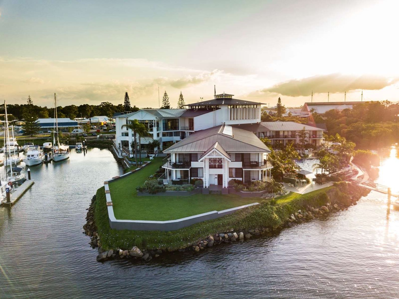 Rondreis Australië, Port Macquarie, Sails Port Macquarie by Rydges, vooraanzicht accommodatie
