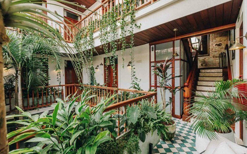 onbijgenseden Amarla Boutique ingang | Panama