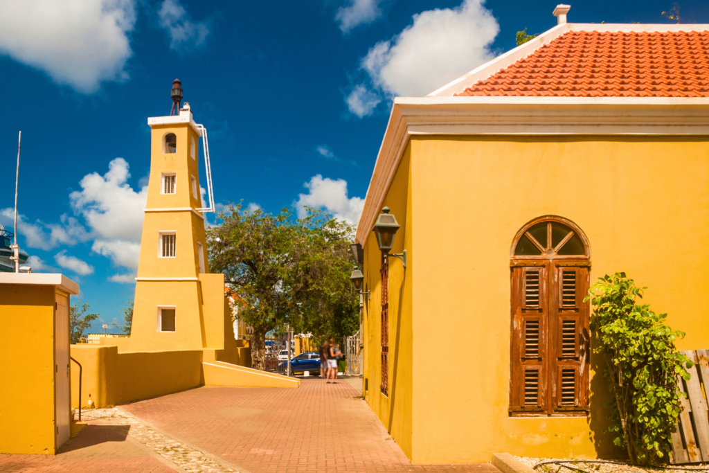 Bonaire gele huizen