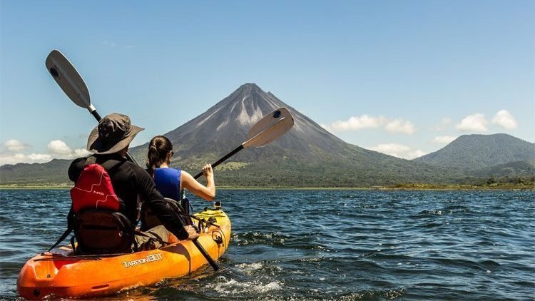 Lake-Arenal-kayaktour-Costa-Rica