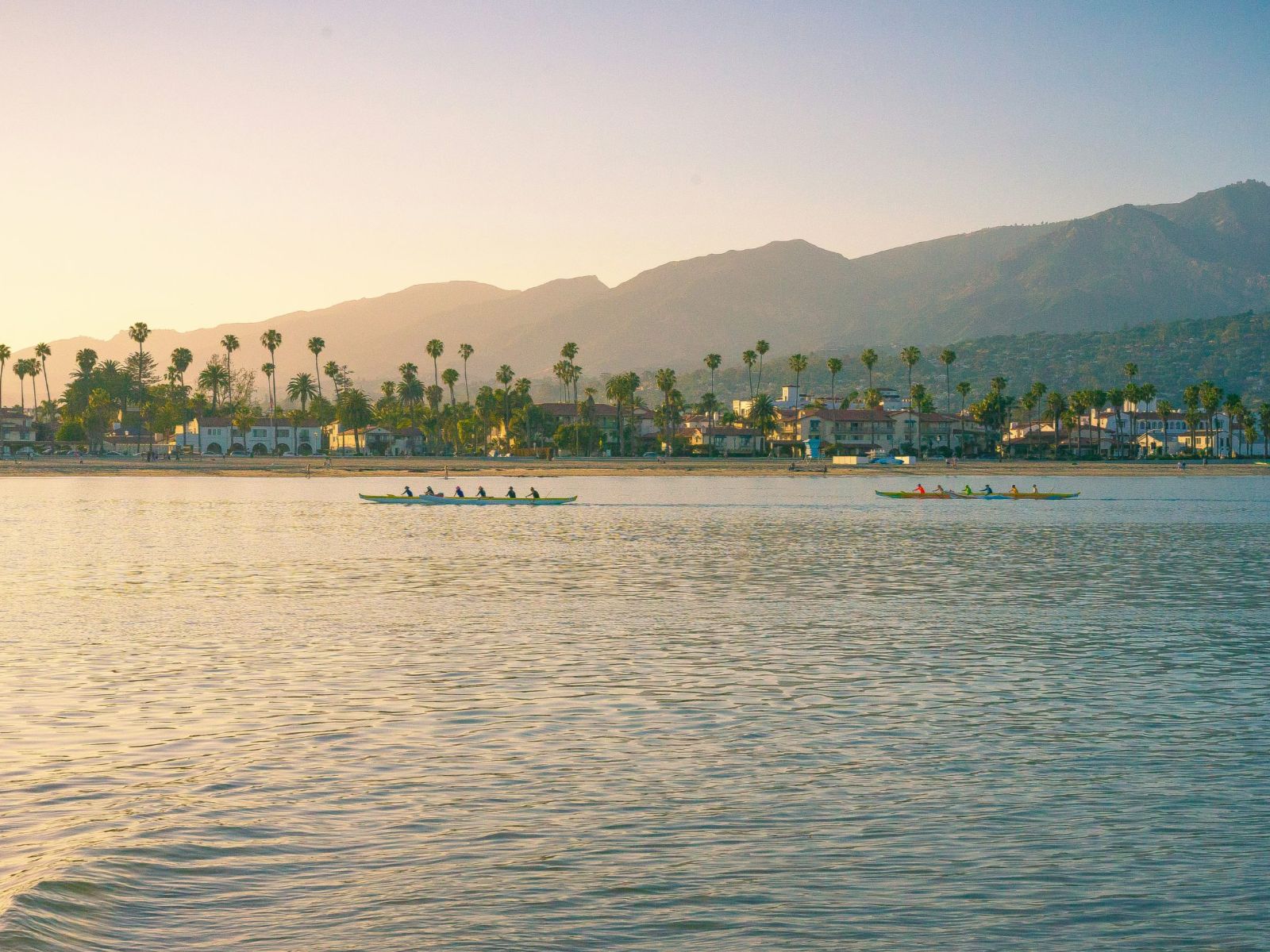 Rondreis Amerika, Santa Barbara, kanoërs op de rivier