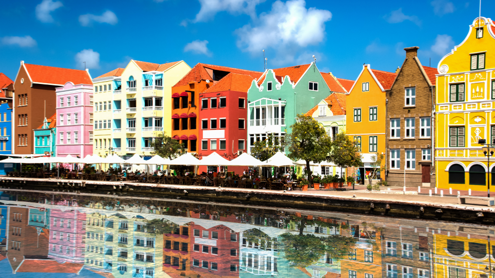 Rondreis Caribische Eilanden, Curacao, huisjes aan het water