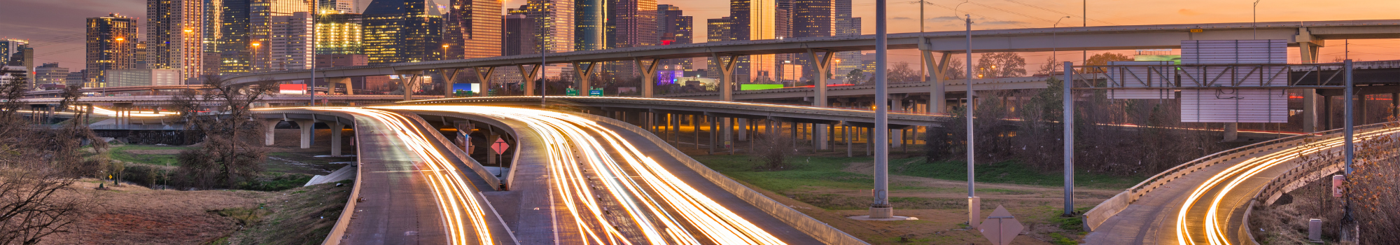 Houston, Texas skyline en snelweg in de Verenigde staten