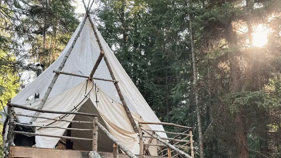 Glamping in Canada - Camp-Moose-Trail-Golden-BC