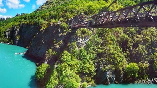 Queenstown-bungee-jumpen-Nieuw-Zeeland-aspect-ratio-1000-563