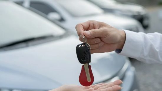 Sleuteloverdracht-auto