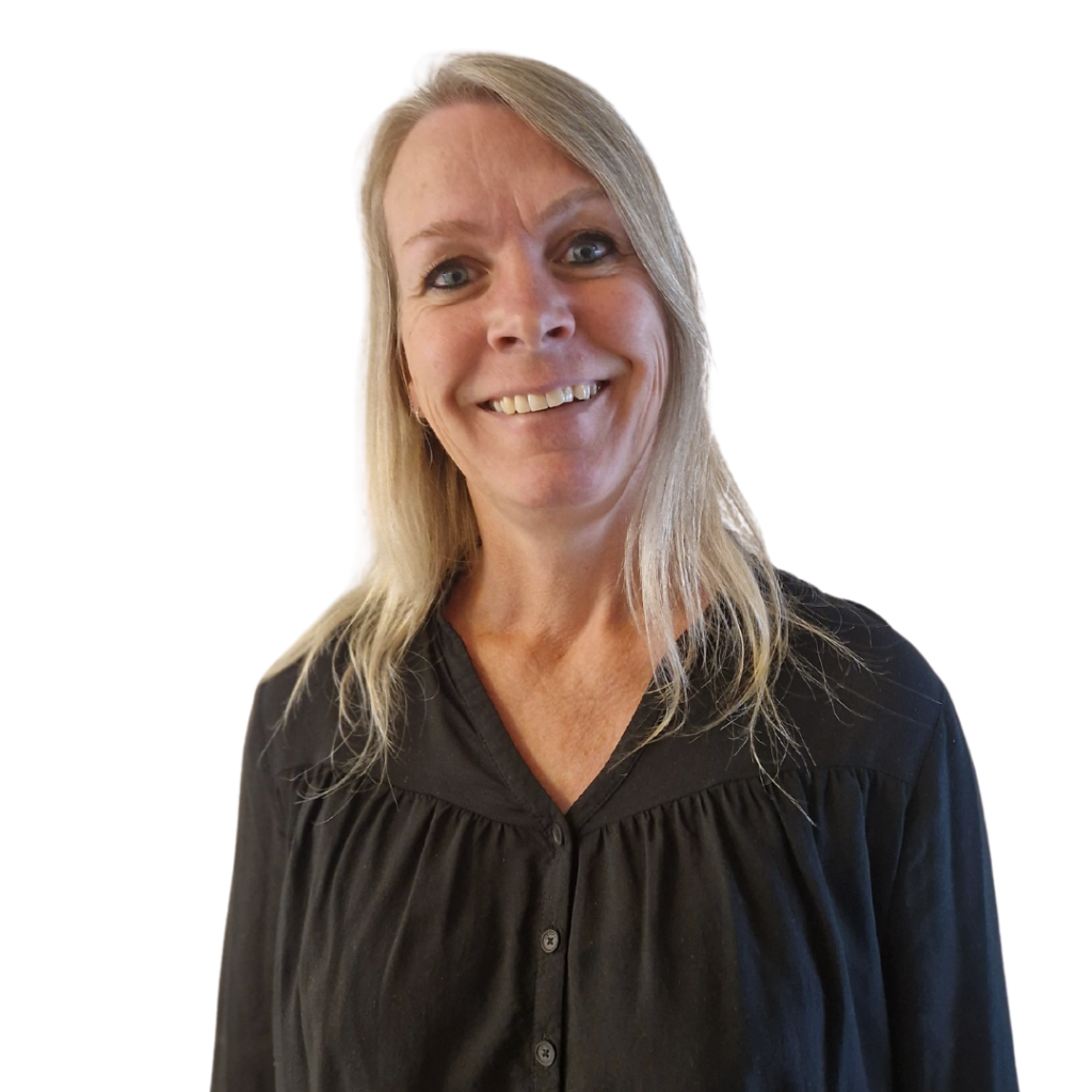 Collega Irene Hummel van WRC Reizen met een witte achtergrond