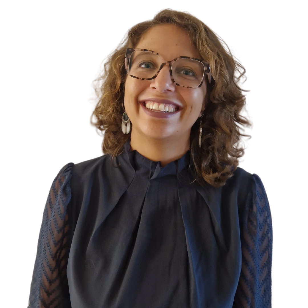 Collega Lisa van WRC Reizen met een witte achtergrond