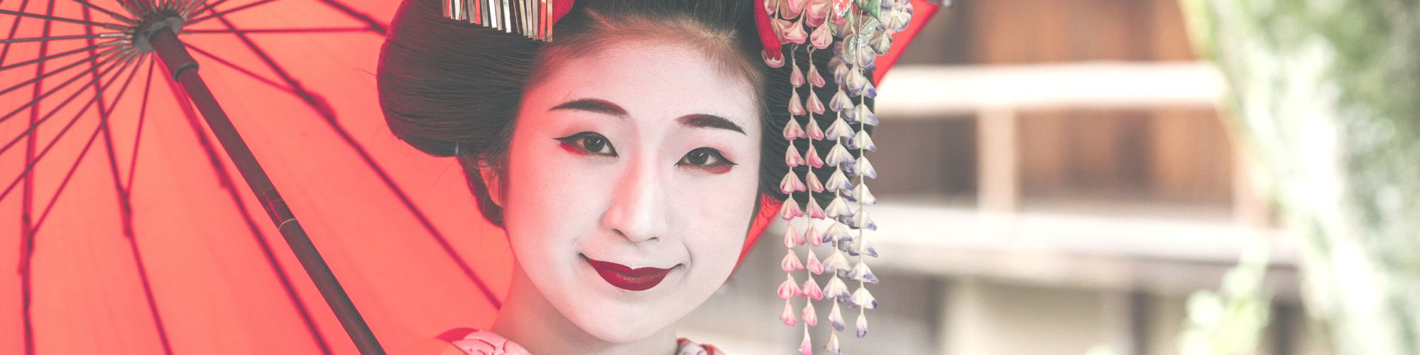 Rondreis Japan Portrait Of A Maiko Geisha In Gion Kyoto Banner