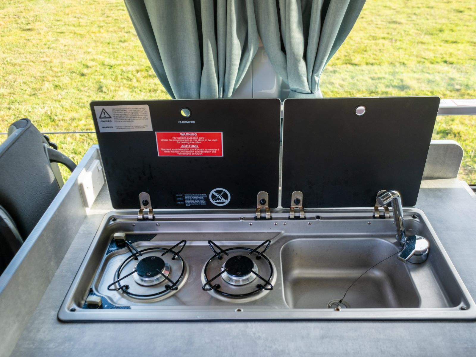 Britz, 2 + 2 Berth Voyager Keuken