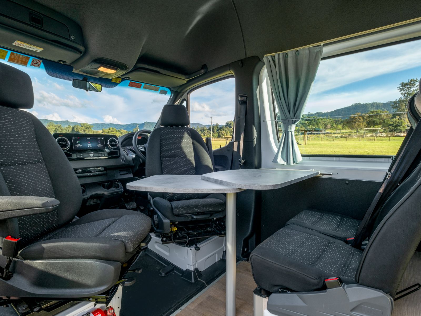 Britz, 2 + 2 Berth Voyager Zitgedeelte
