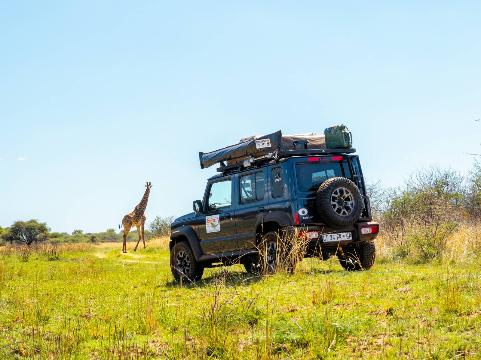 Britz Afrika Suzuki Jimny Exterior Landschap Giraffe