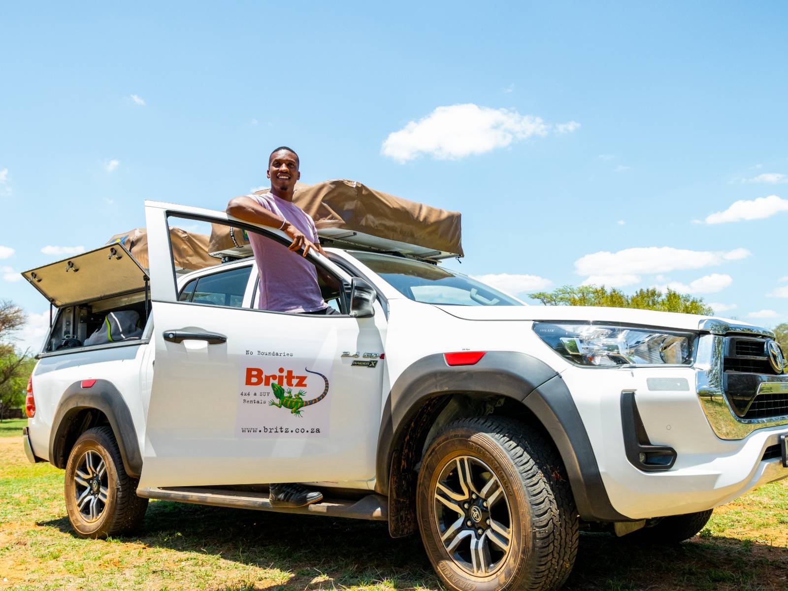 Britz Afrika Toyota Double Cab exterior 2