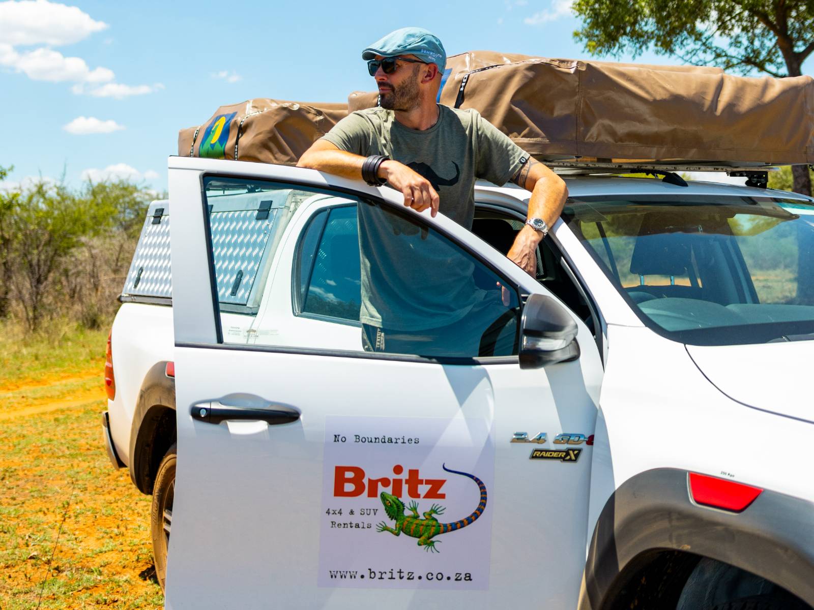 Britz Afrika Toyota Double Cab Exterior 5