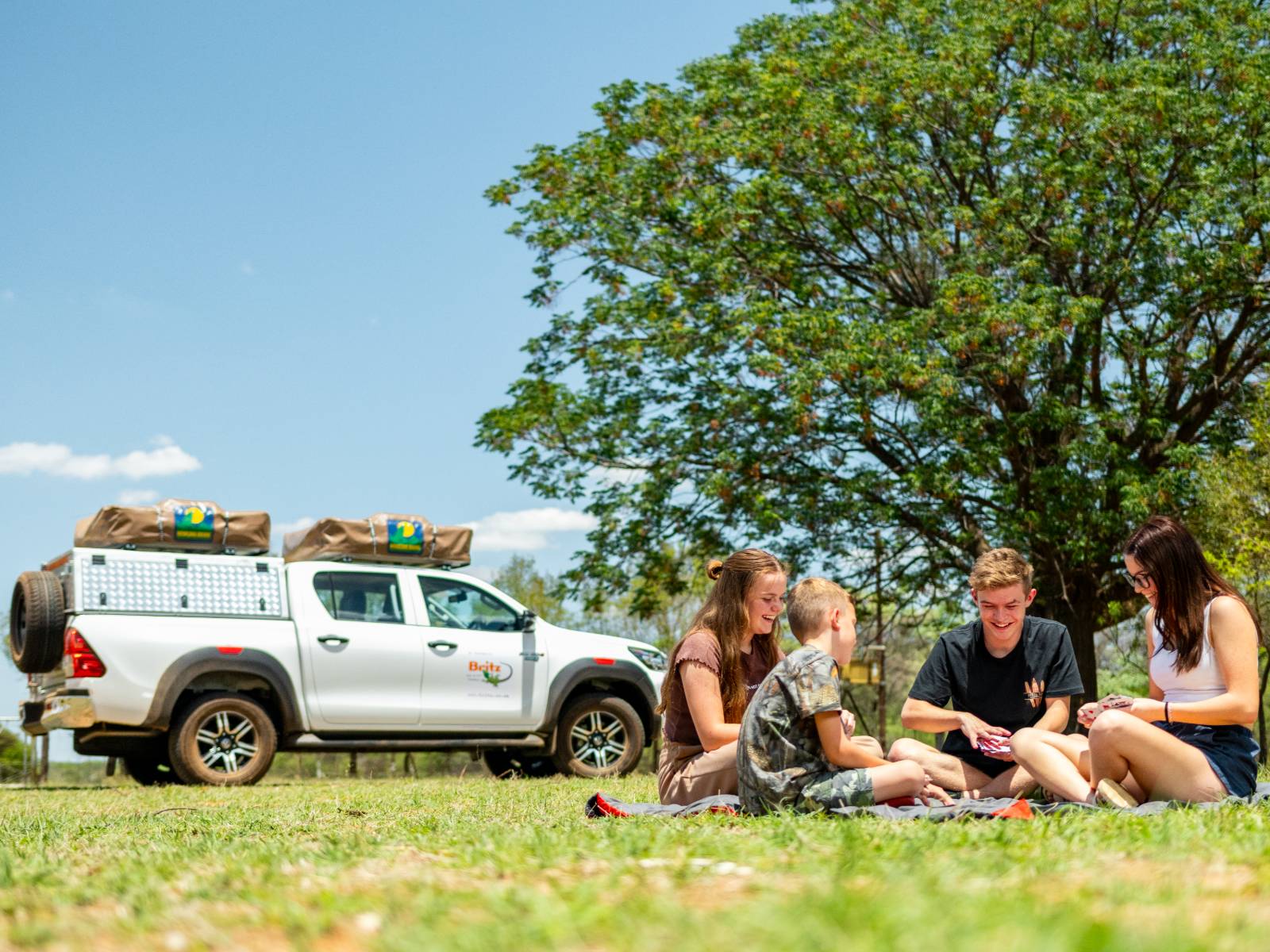 Britz Afrika Toyota Double Cab Picknick Mensen