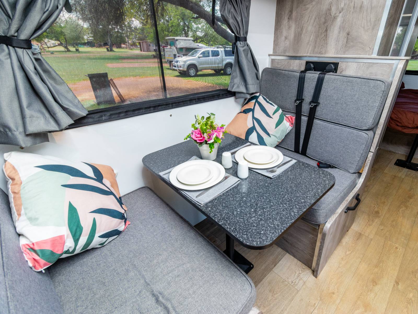 Maui Campers Afrika Maui M6B Zithoek