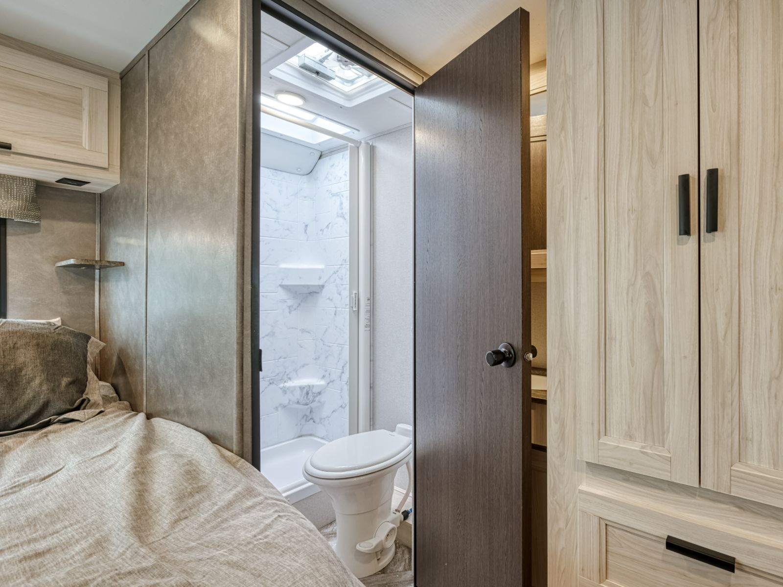 Mighty, Class C Medium Badkamer