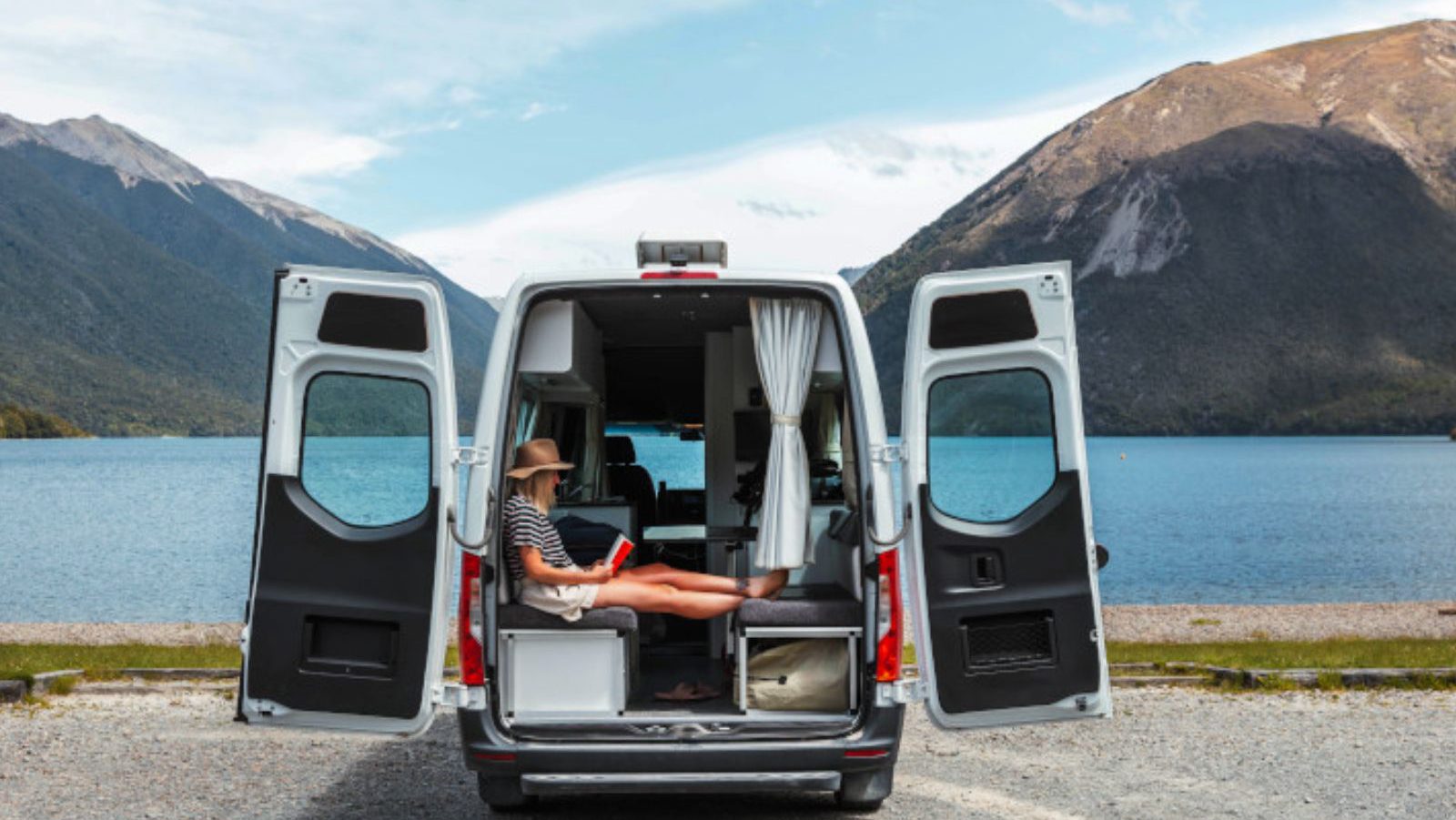 2-Berth-Deuce-Mighty-Campers-NZ-slaapplek