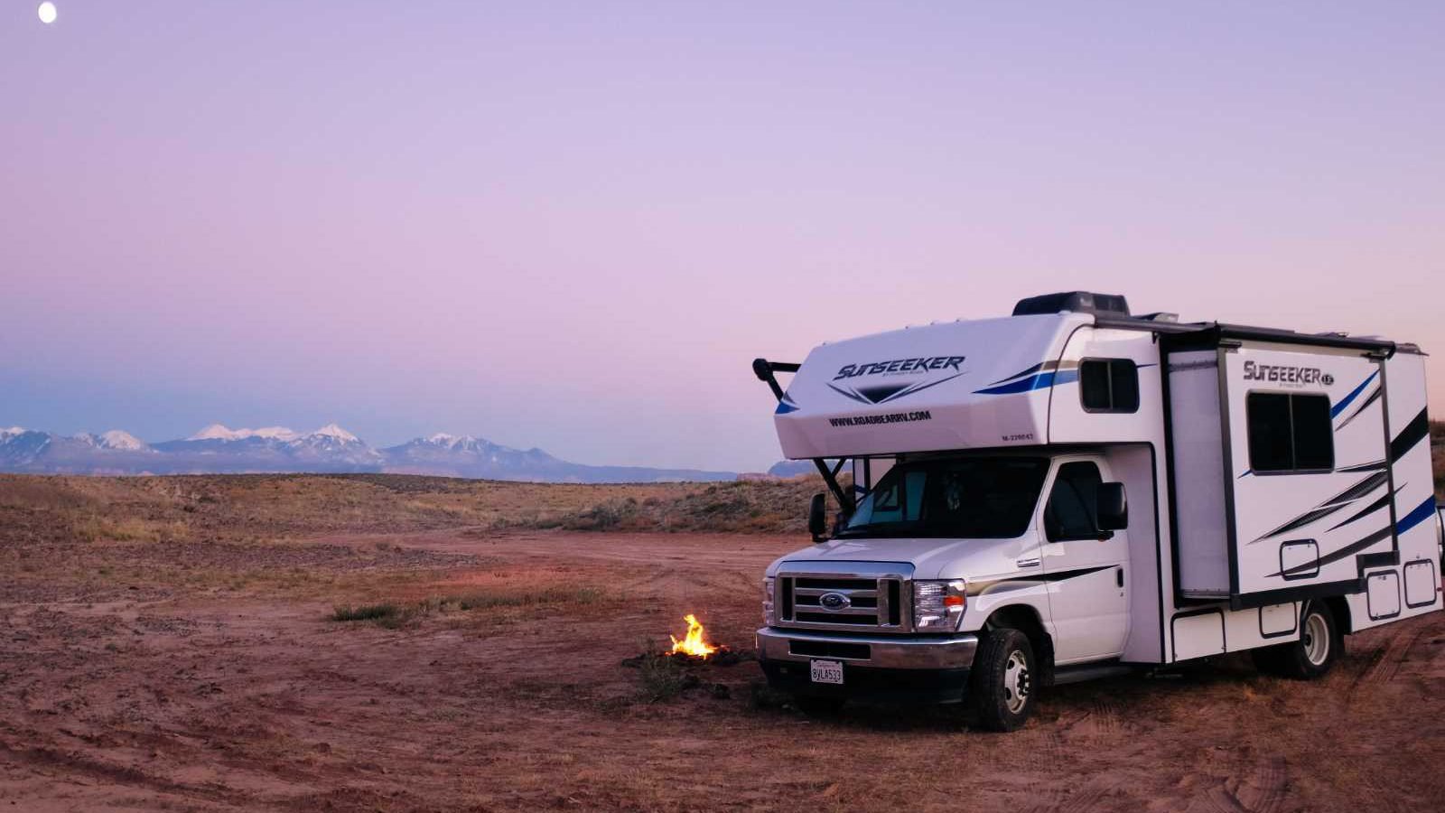 Roadbear-Class-C-26-28-Canyonlands