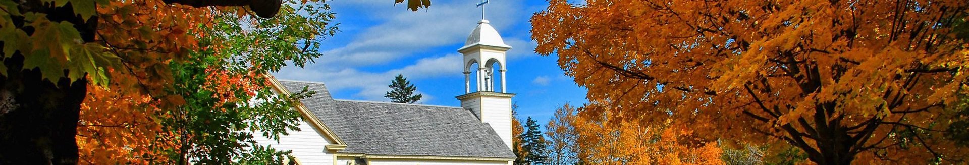 Canada-New-Brunswick-wit-kerkje-Indian-Summer