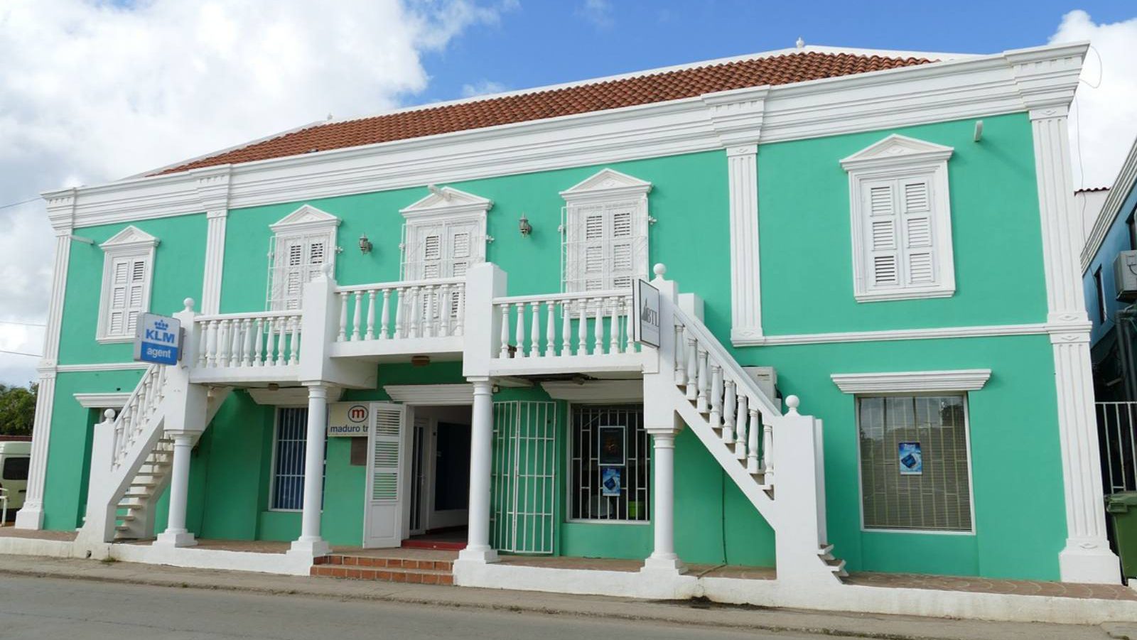 Caribische-eilanden-Bonaire-Kralendijk-kleurig-huis