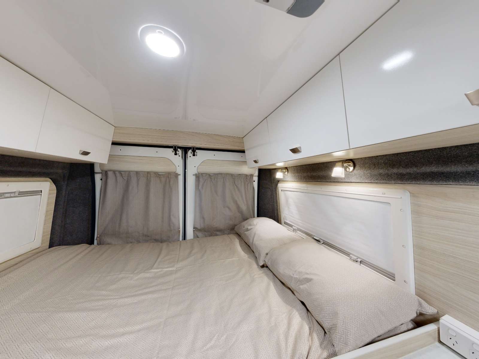 Go Cheap 2 Berth Tamar Campervan, Slaapplaats Nacht