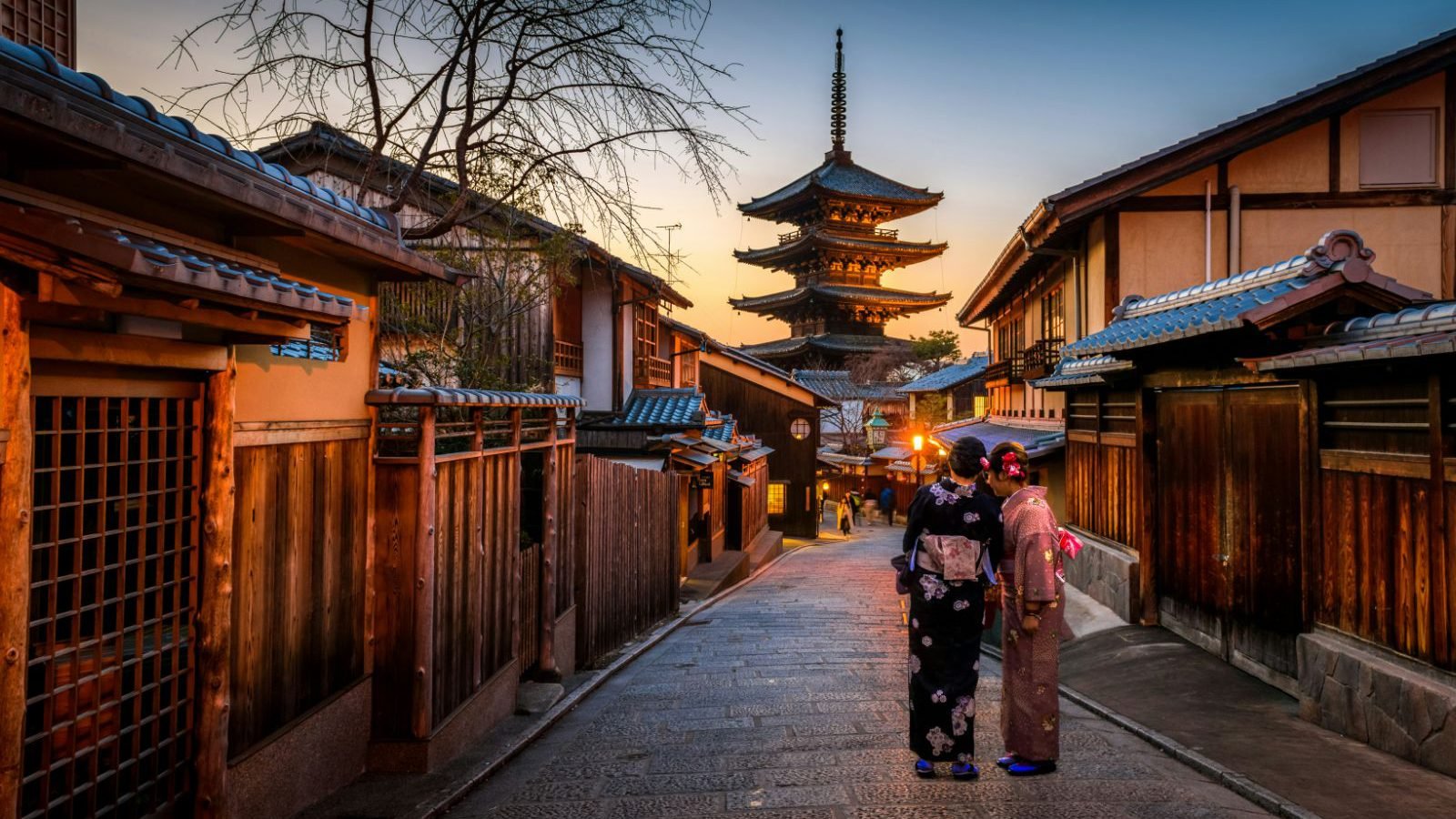 Japan-Kyoto-straat-vrouwen
