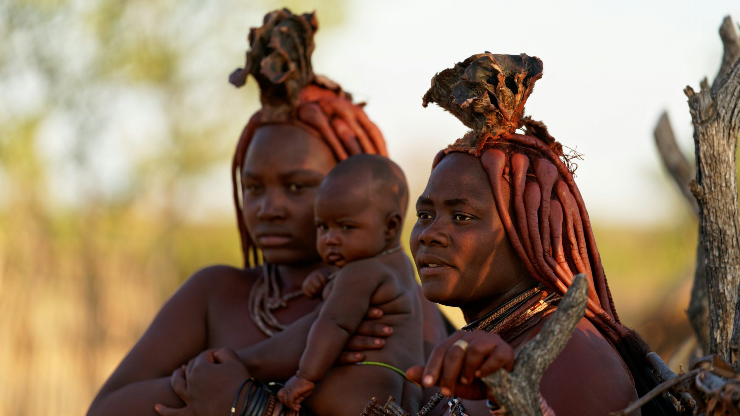 Himba vrouwen met kind regio kaokaland namibië