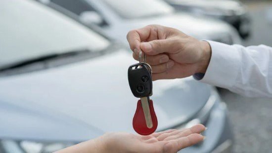 Sleuteloverdracht-auto