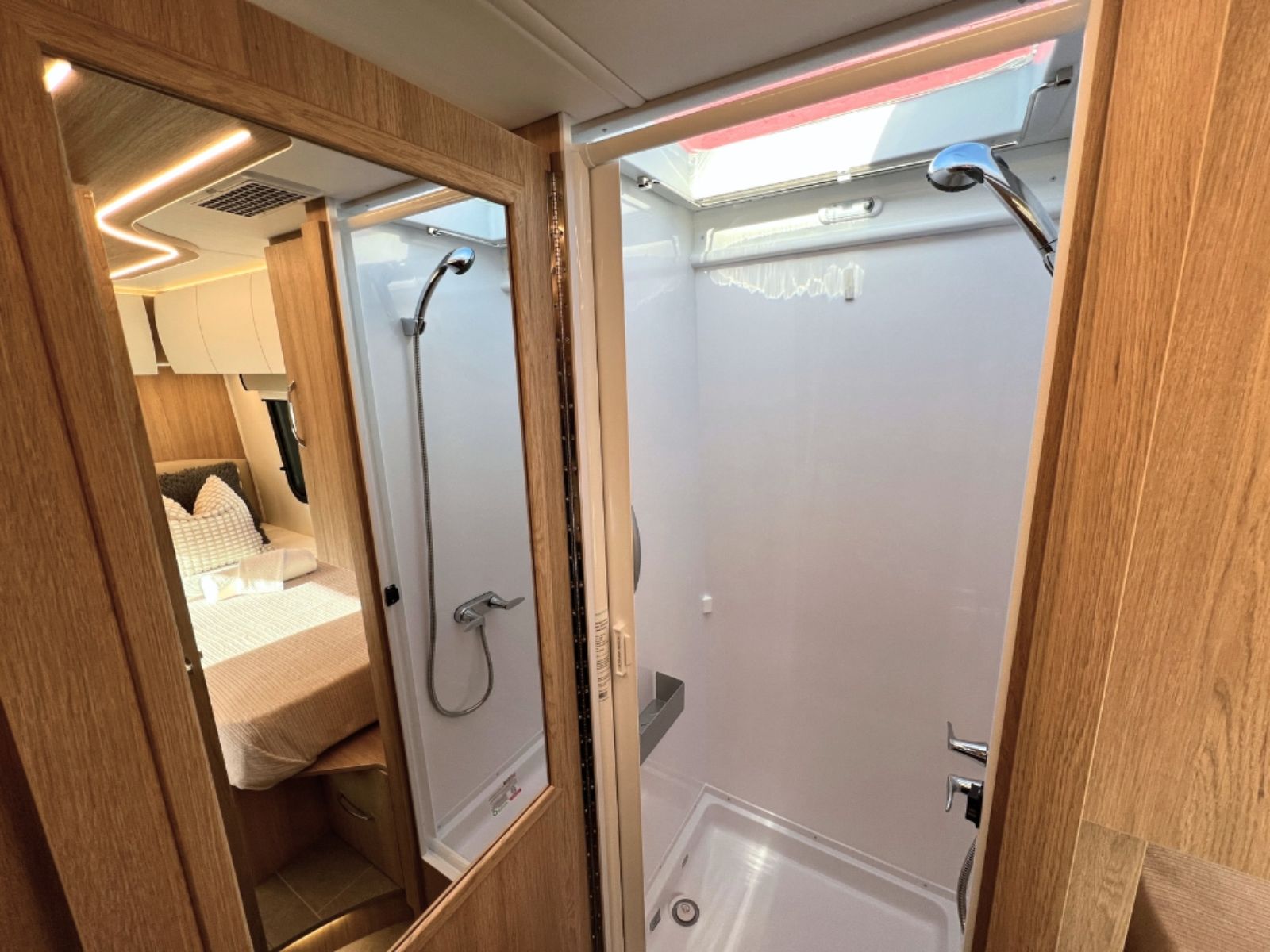 Fraserway, B+ Premium, Interieur Douche