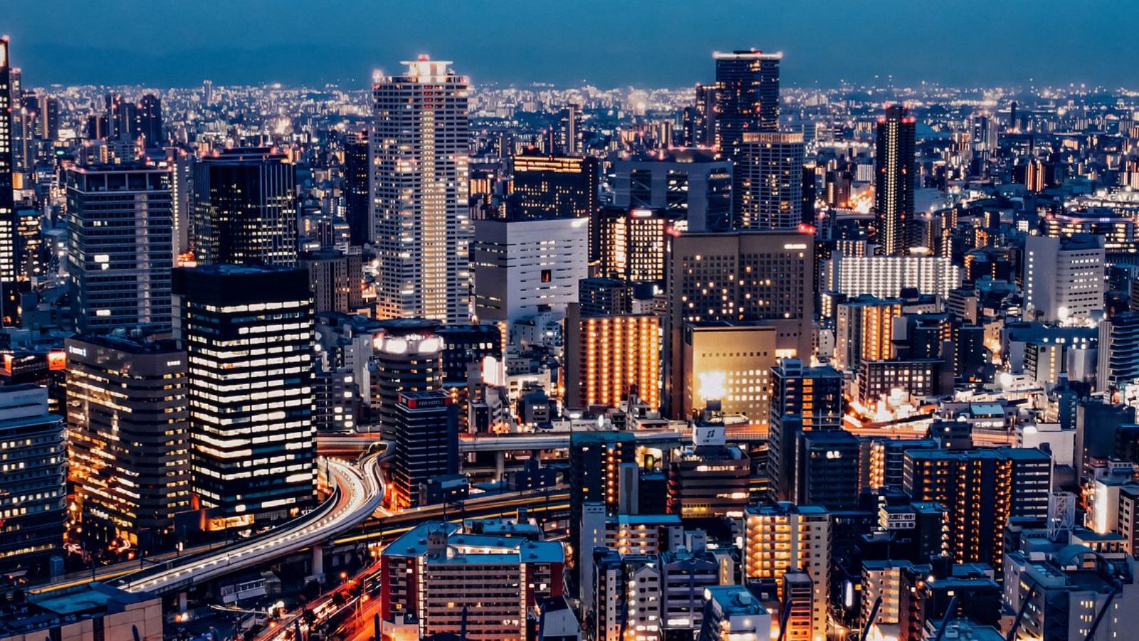 Rondreis Japan, Osaka, skyline van de stad