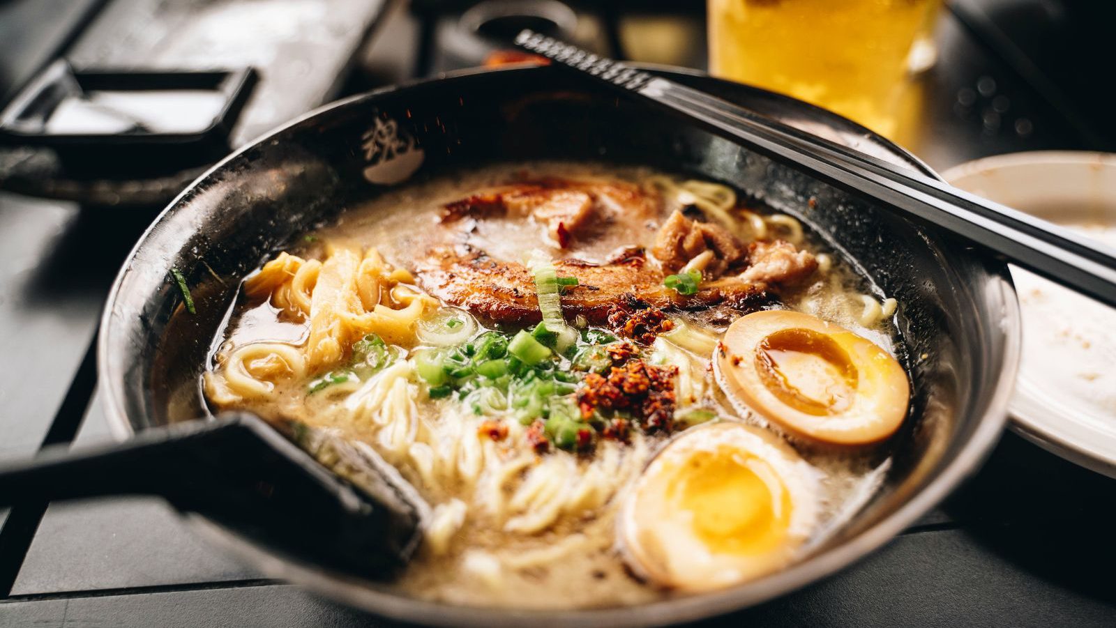 Rondreis Japan, Osaka, Ramen En Gyoza Kookworkshop, ramen bereiding