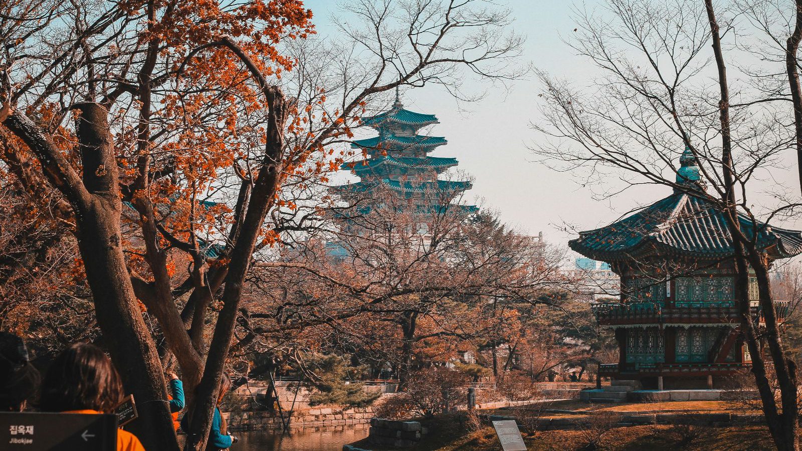 Rondreis Zuid Korea, Seoul, park met tempels