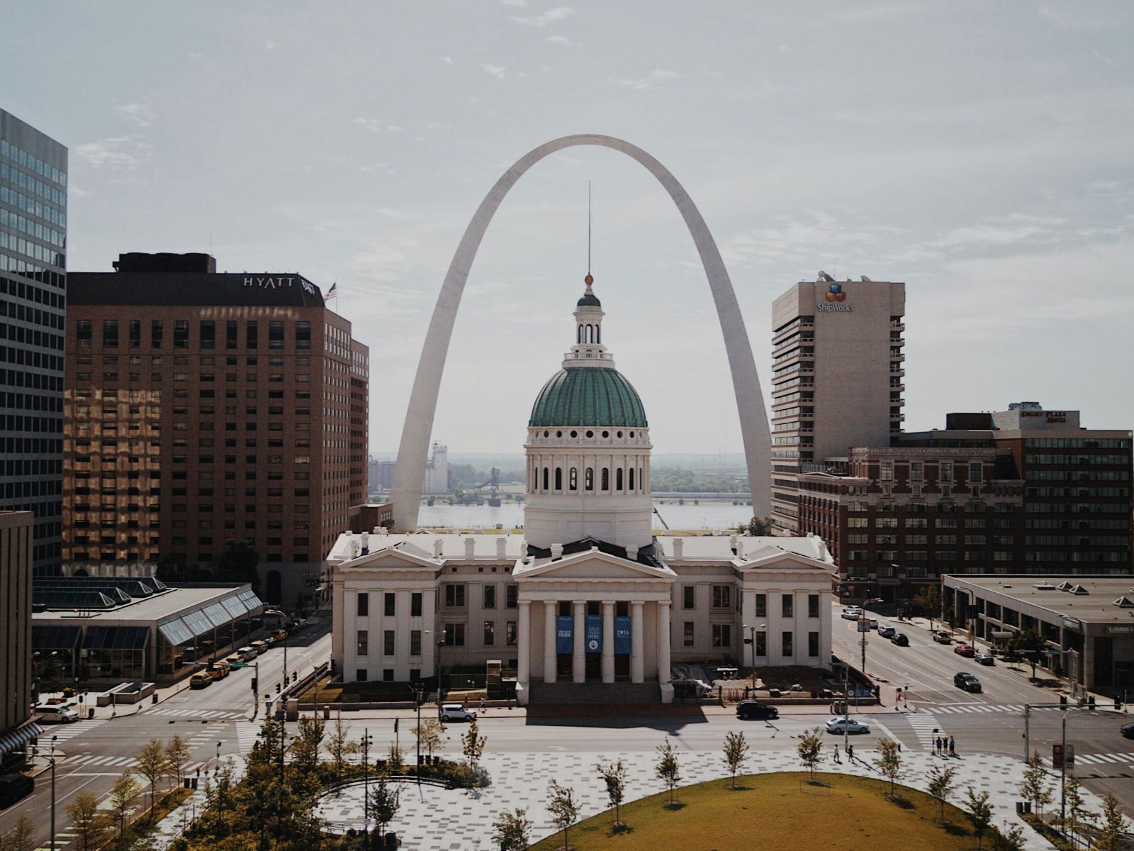 Rondreis Amerika, St. Louis, Arch Met Gebouwen