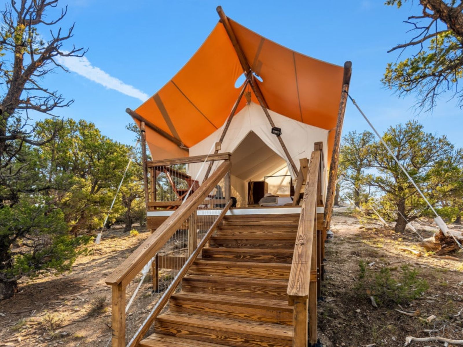Rondreis Amerika, Bryce Canyon, Under Canvas Bryce Canyon, Deluxe tent buitenaanzicht