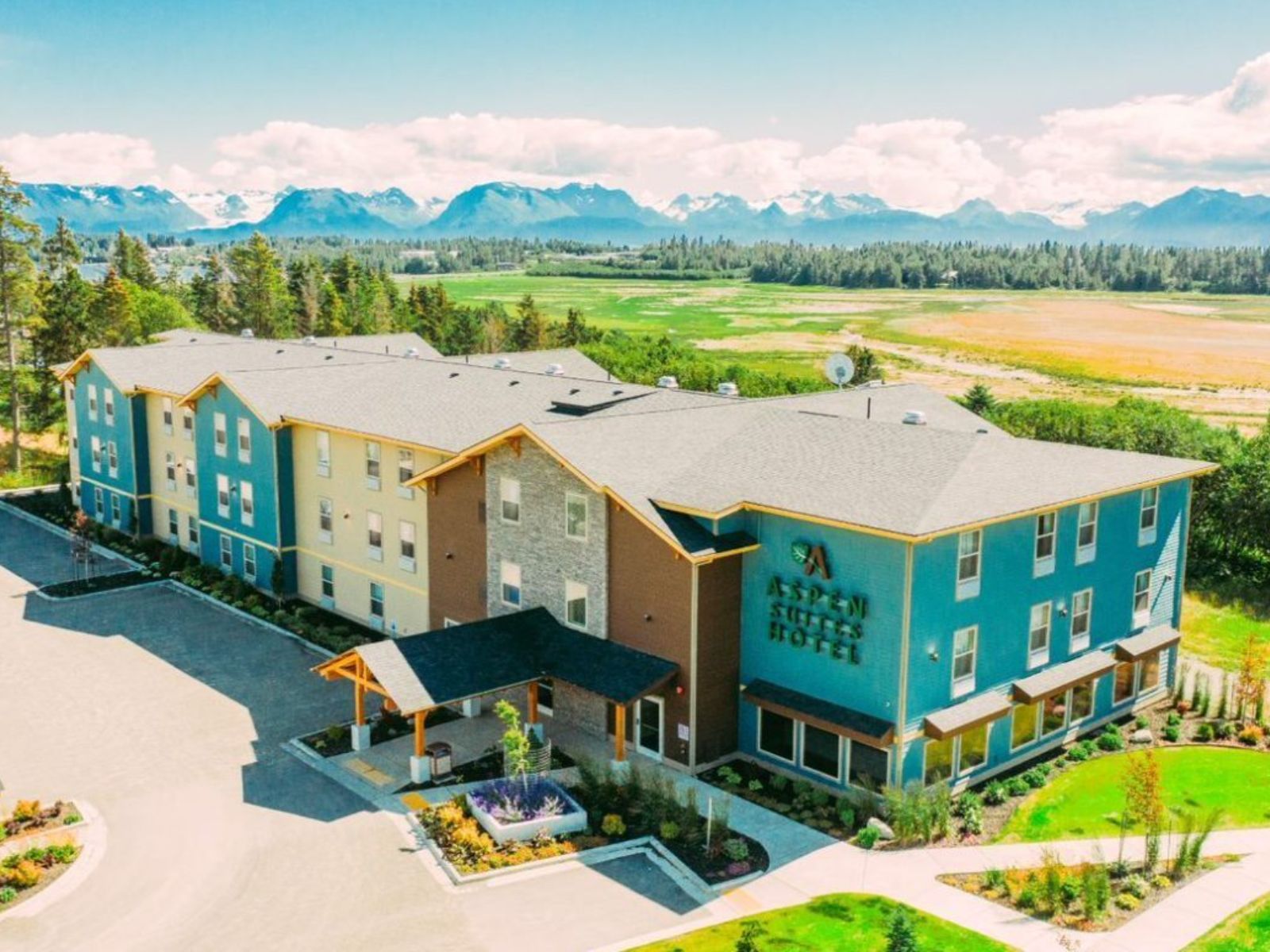 Rondreis Amerika, Homer, Aspen Hotel, Buitenaanzicht met omgeving