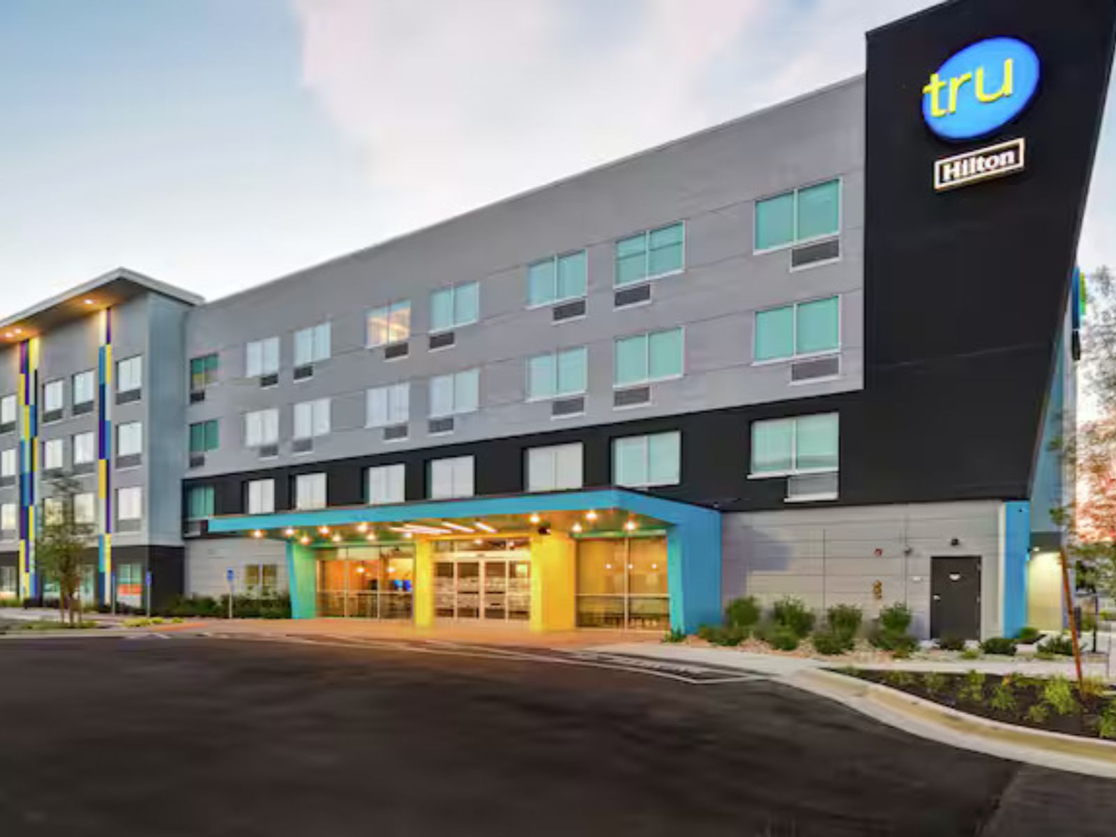 Rondreis Amerika, Salt Lake City, Tru by Hilton Salt Lake City Airport, Buitenaanzicht
