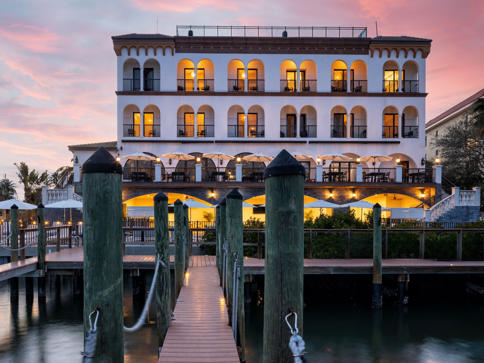 Rondreis Amerika, St. Pete Beach, The Hotel Zamora, Buitenaanzicht vanaf steiger