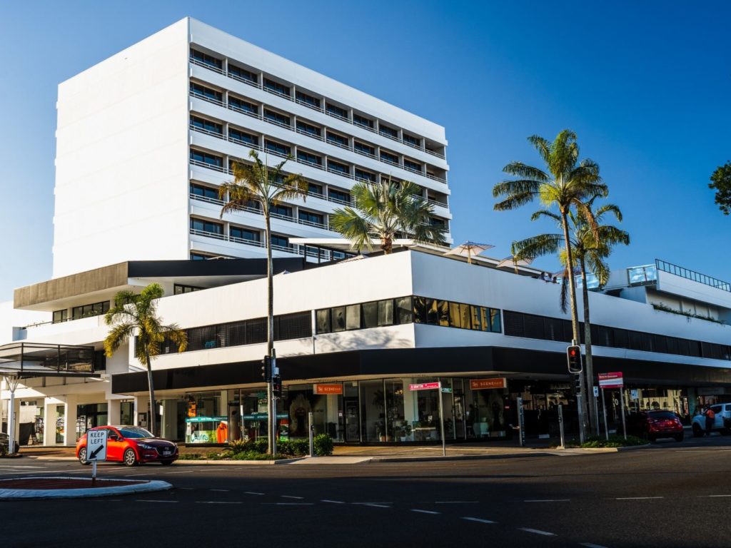 Rondreis Australië, Cairns, The Benson Hotel, buitenaanzicht