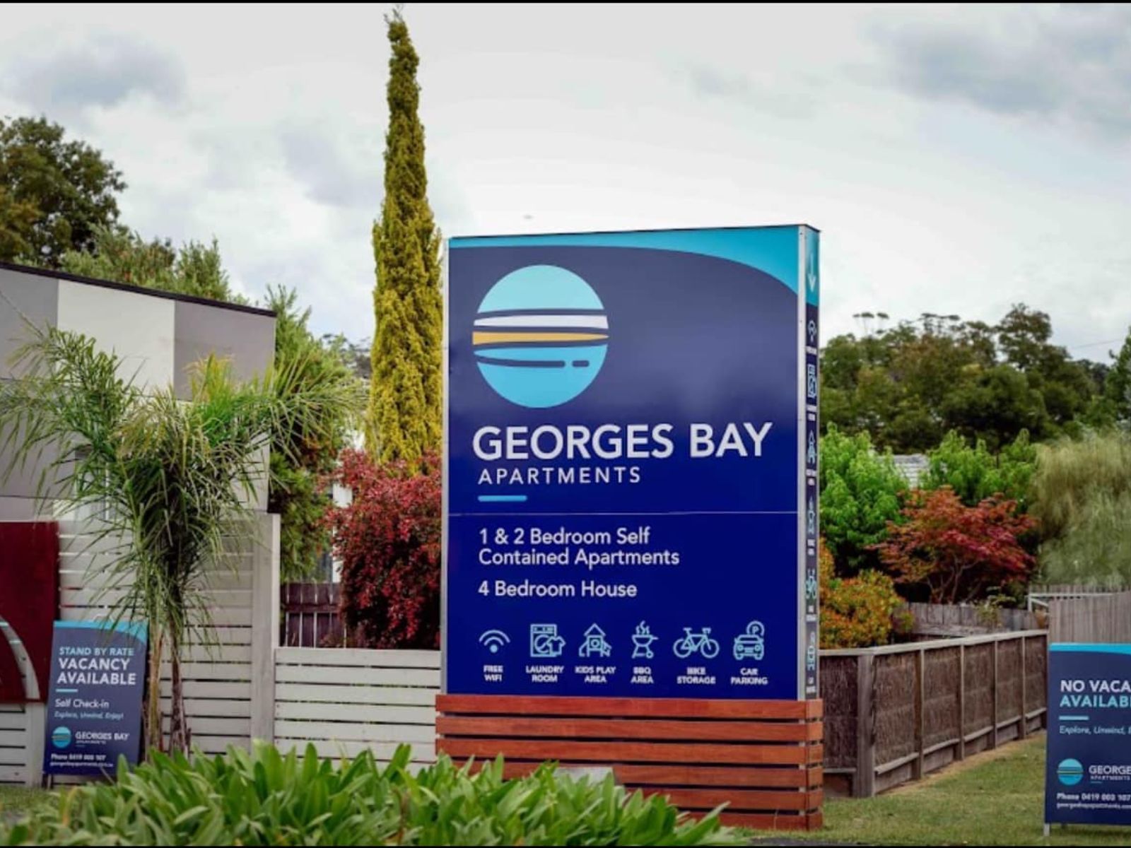 Rondreis Australië, St. Helens, Georges Bay Apartments, buitenaanzicht