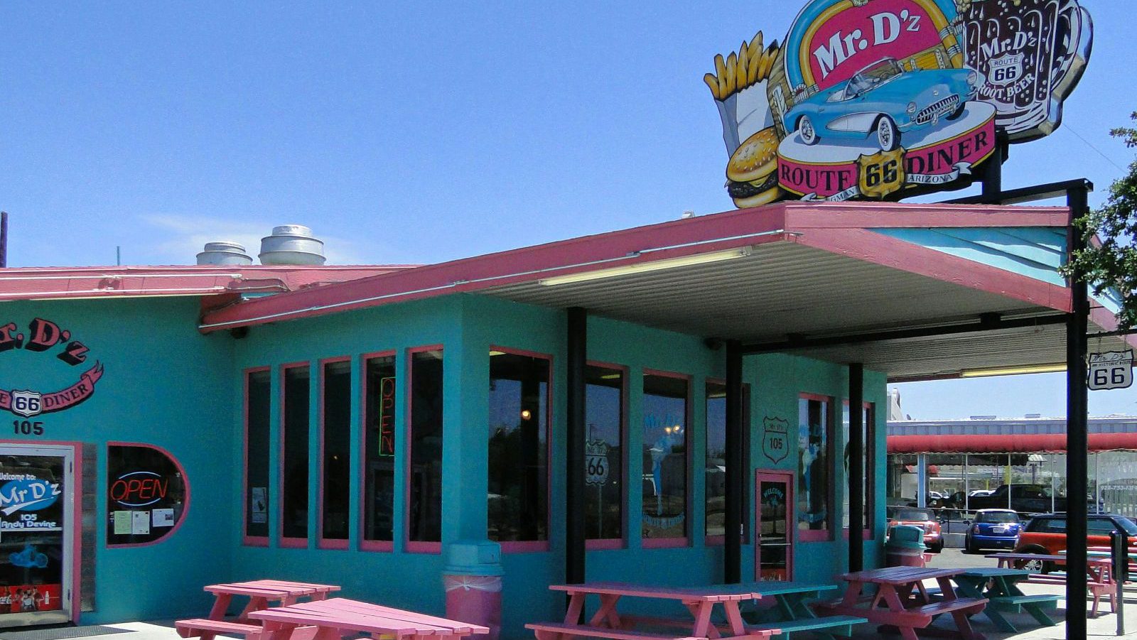 Rondreis Amerika, Kingman, roze en blauwe diner