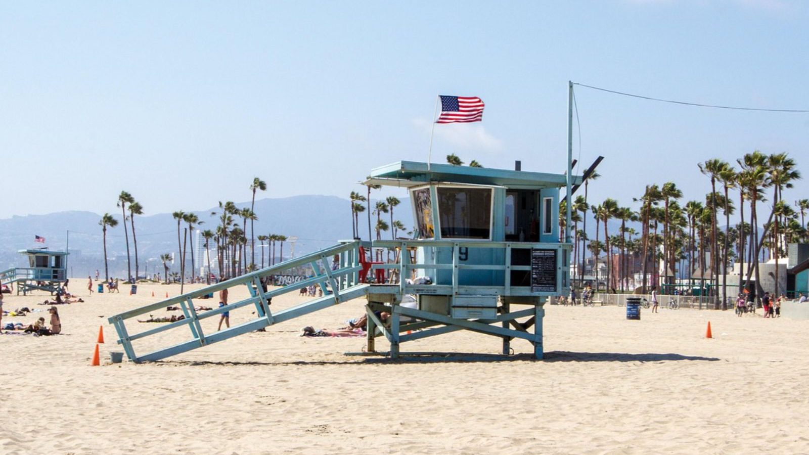 Rondreis Amerika, Los Angeles, lifeguard tower op het strand