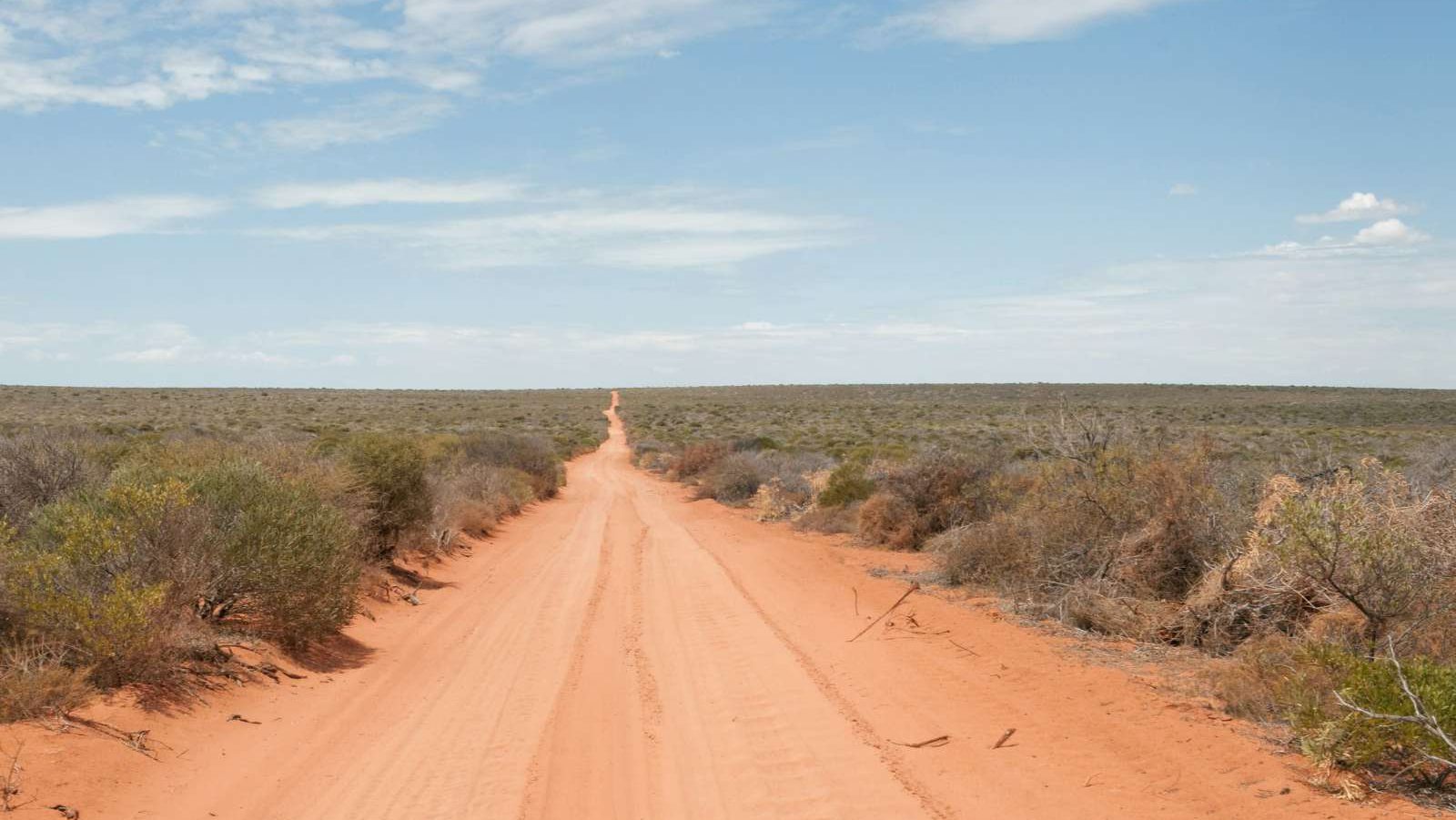 Rondreis Australië, Exmouth en Cape Range National Park, rode zandweg