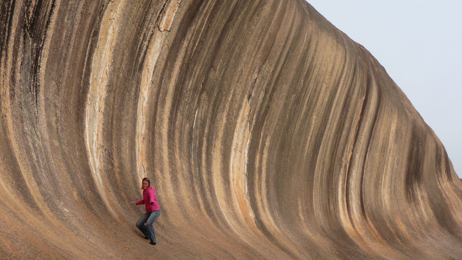 Rondreis Australië, Hyden - Wave Rock, Joanne bij The Wave
